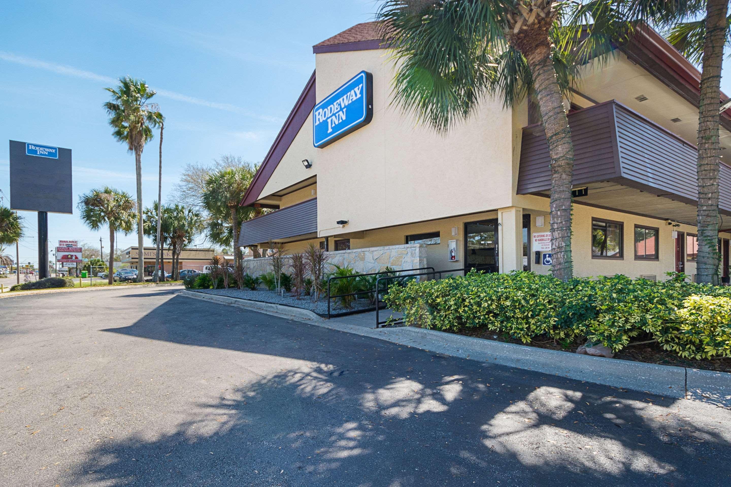 Bay Inn On Busch タンパ エクステリア 写真
