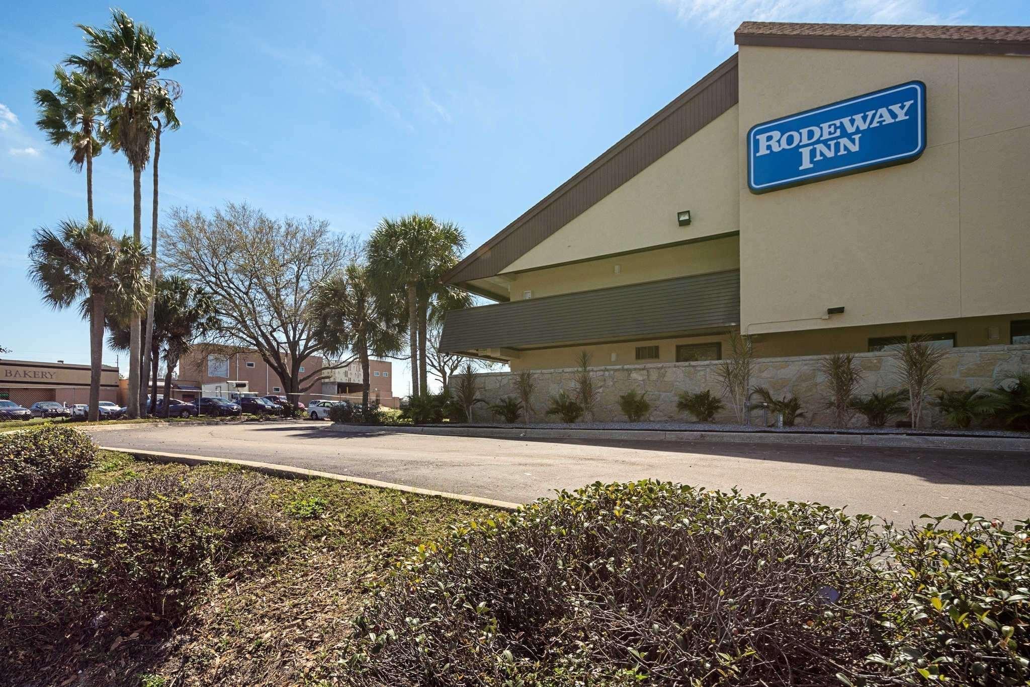 Bay Inn On Busch タンパ エクステリア 写真
