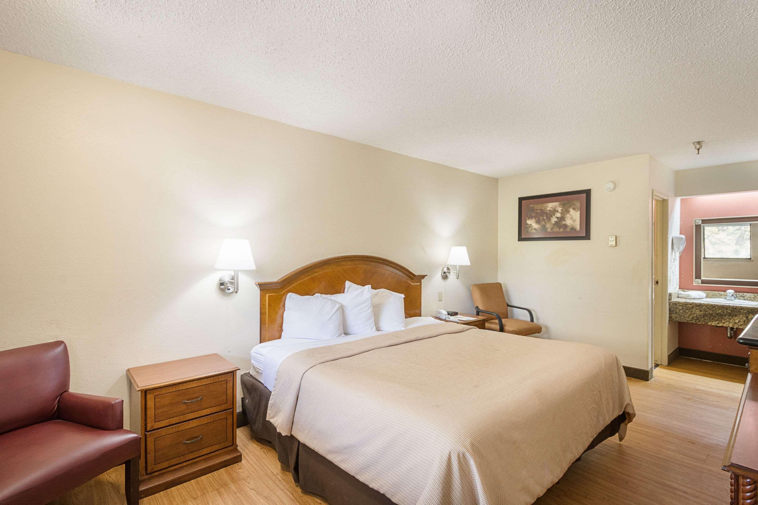 Bay Inn On Busch タンパ エクステリア 写真